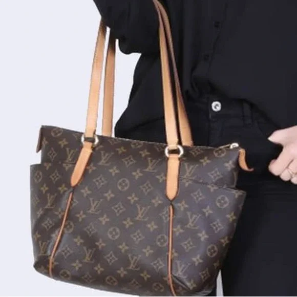 💎✨Authentic✨💎 Louis Vuitton Totally PM - Picture 2 of 15